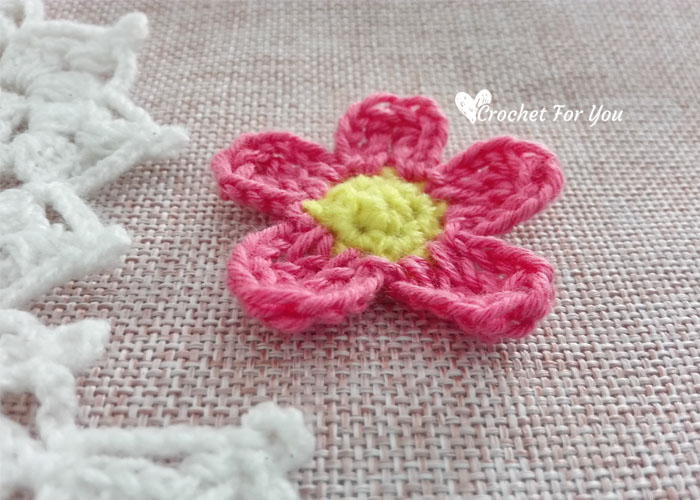 Crochet Simple Flower Applique- free pattern