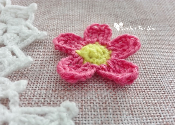 Ravelry: Small Flower Applique pattern by Crochet 'n' Create