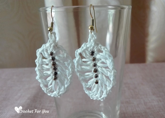 Crochet Feather Earrings - free pattern