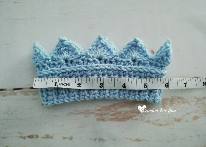 Crochet Crown Earwarmer Newborn to Toddler Sizes - Free Pattern 