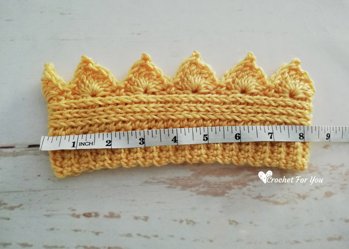 Crochet Crown Earwarmer Newborn to Toddler Sizes - Free Pattern 