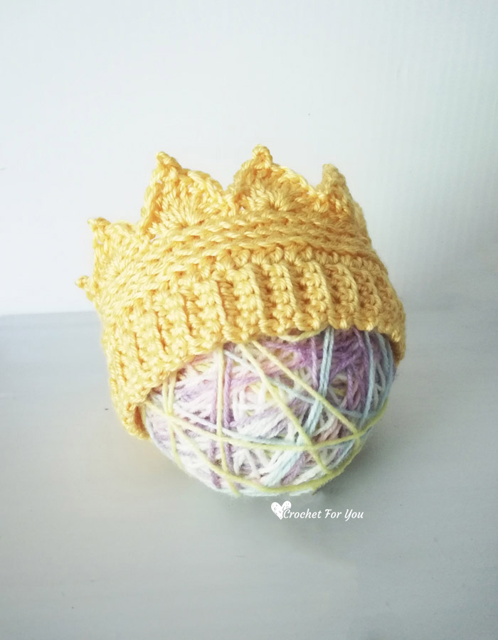 Crochet Crown Earwarmer Newborn to Toddler Sizes - Free Pattern 