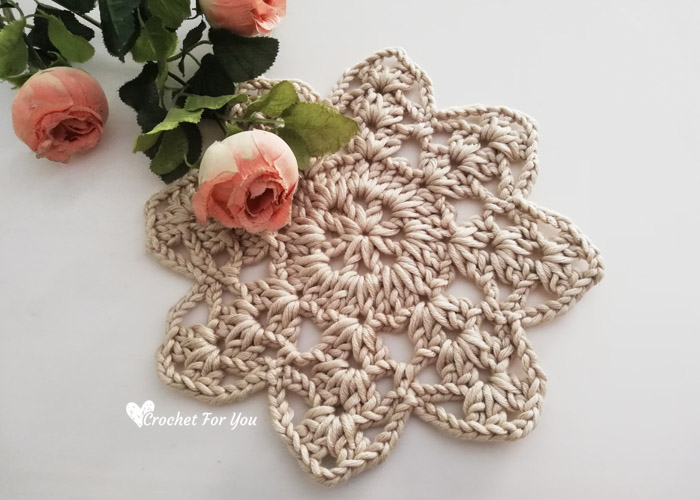 8 Petals Flower Doily Free Crochet Pattern