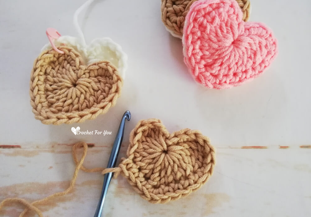 Crochet Heart Macaron Free Pattern
