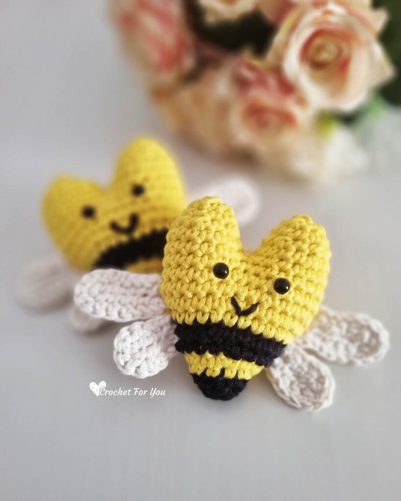 Crochet Heart Bees Amigurumi